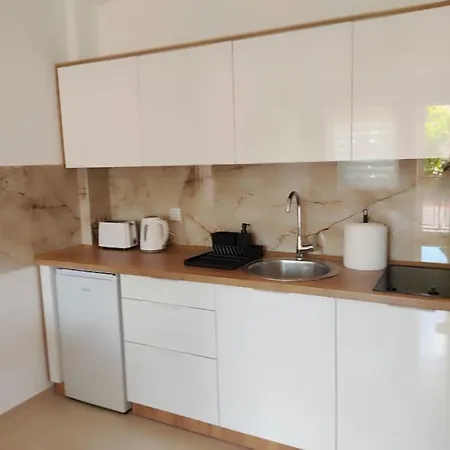 Kostastan - Sa Parkingom * ノヴィ・サド